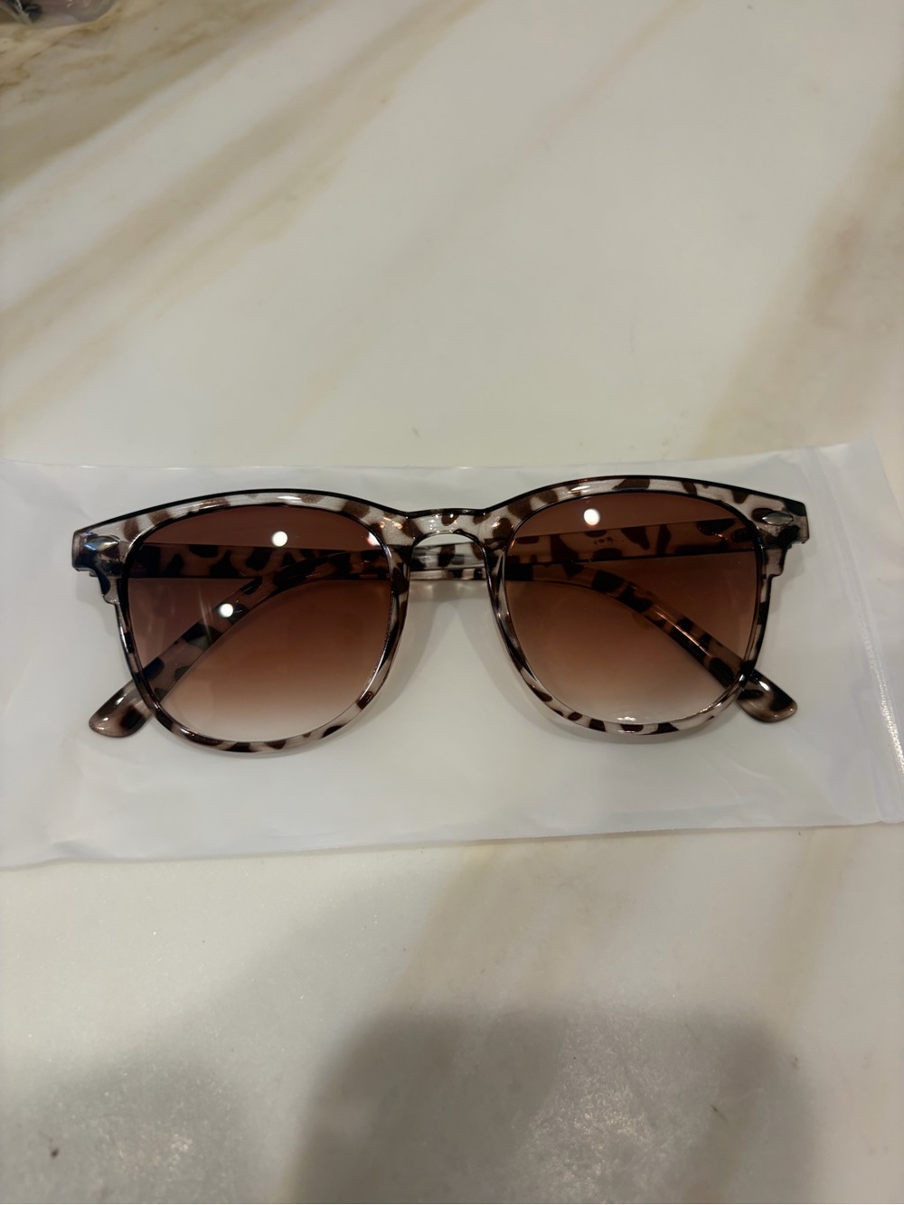 Women’s Classic Tortoiseshell Round Sunglasses - Brown Lenses